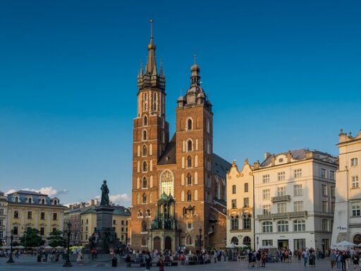 Zimowe szaleństwo: Gdzie znaleźć najlepsze stoki narciarskie w Polsce - 3 2025