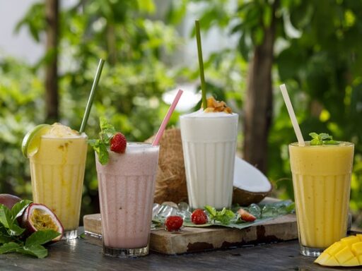 Zdrowe smoothie: Jak łączyć składniki, aby maksymalizować wartości odżywcze? - 1 2025